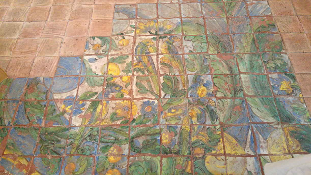 Oratorio de San Mercurio - detalle suelo con aves y plantas