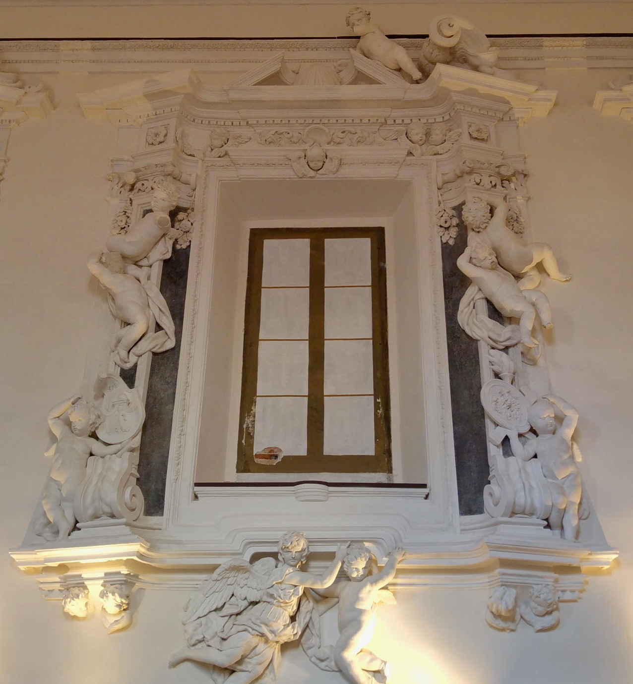 Oratorio de San Mercurio - ventana central pared izquierda