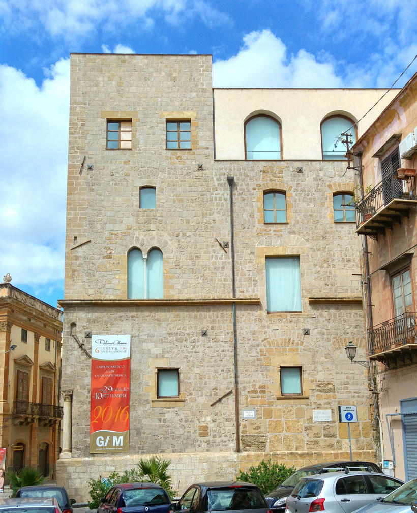 Galería de Arte Moderno - torre Palazzo Bonet