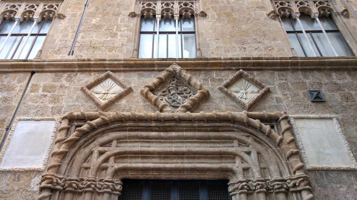 Palazzo Abatellis - detalle portal exterior