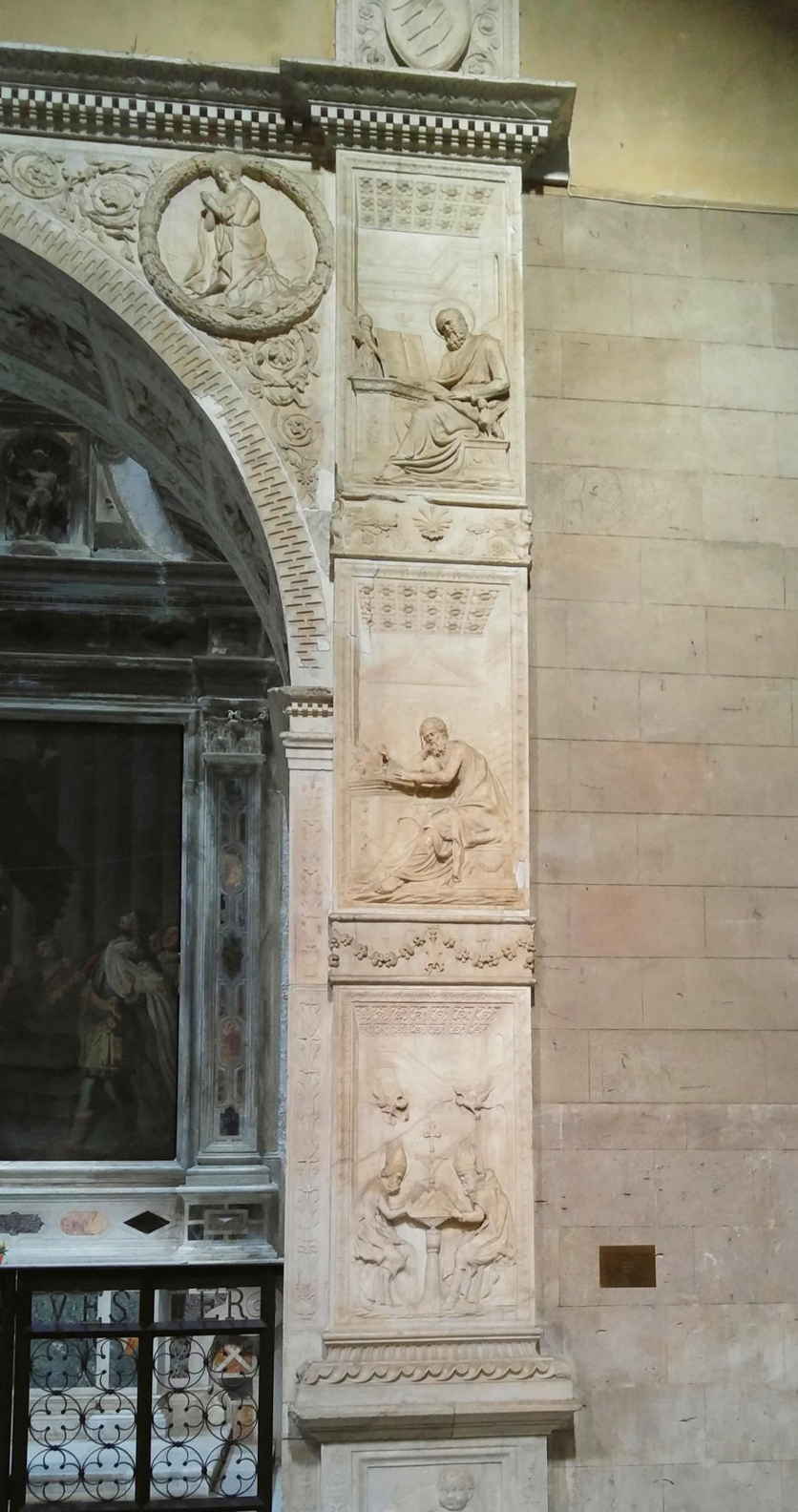 Basílica de San Francesco d'Assisi - relieves Capilla Mastrantonio