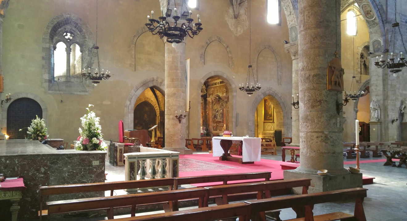 Basílica de San Francesco d'Assisi - brazo derecho con capillas