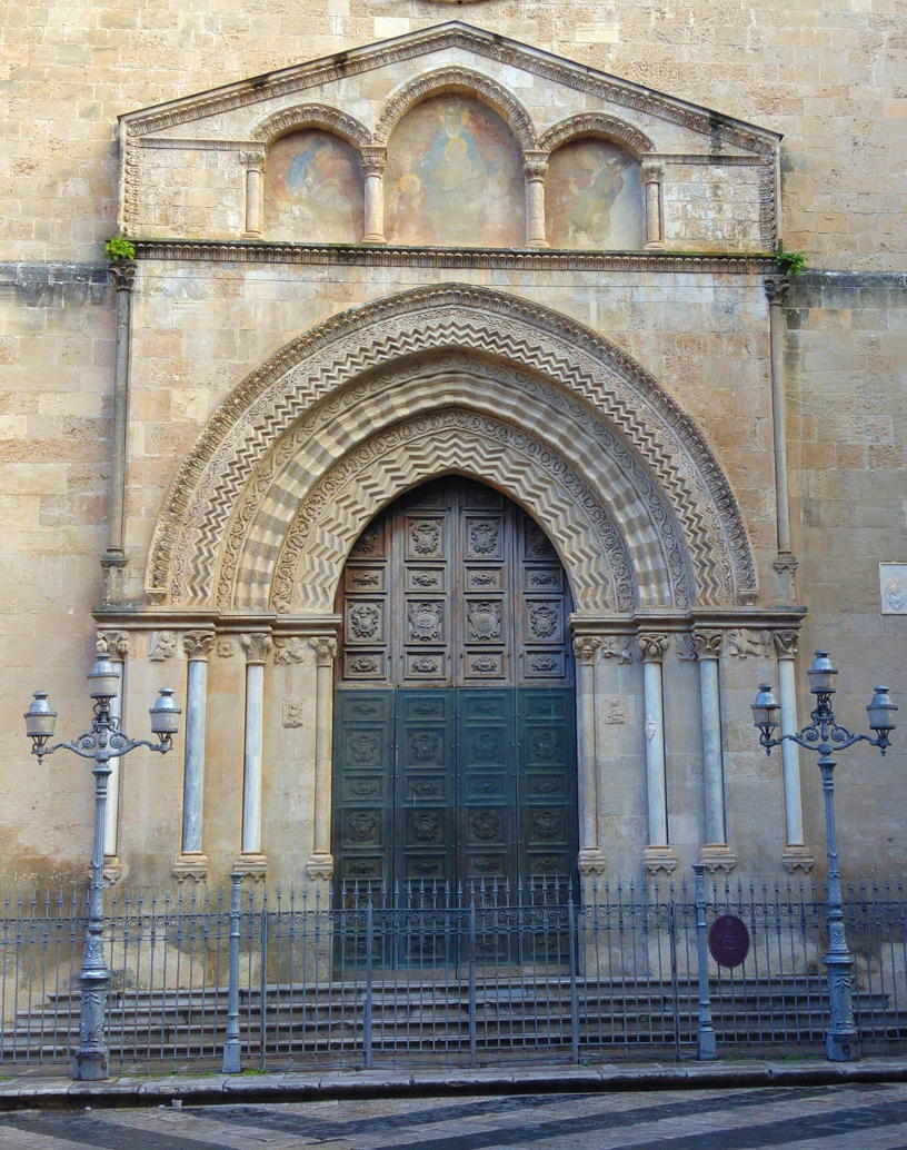 Basílica de San Francesco d'Assisi - portal