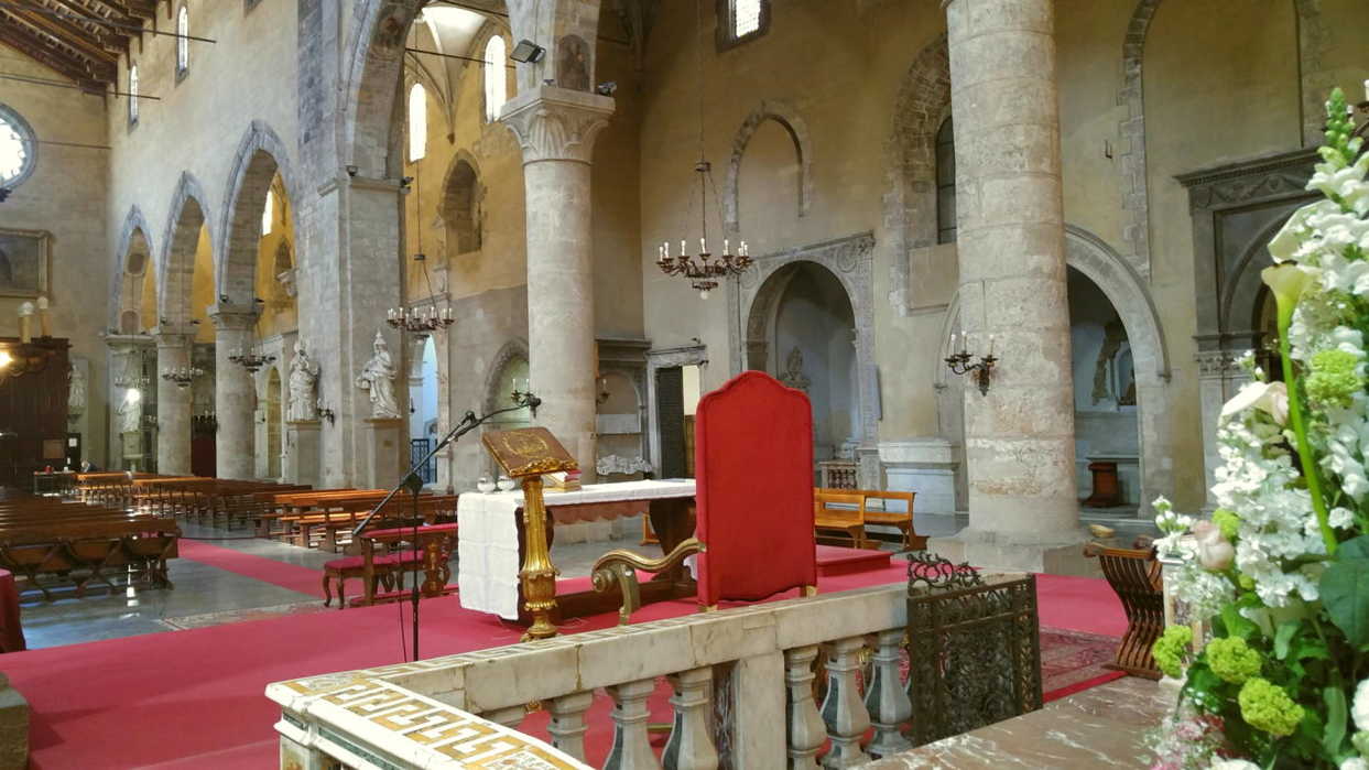 Basílica de San Francesco d'Assisi - nave izquierda y transepto