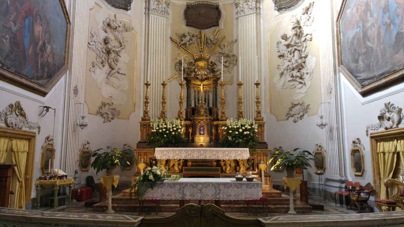Santa Maria della Pietà - altar mayor