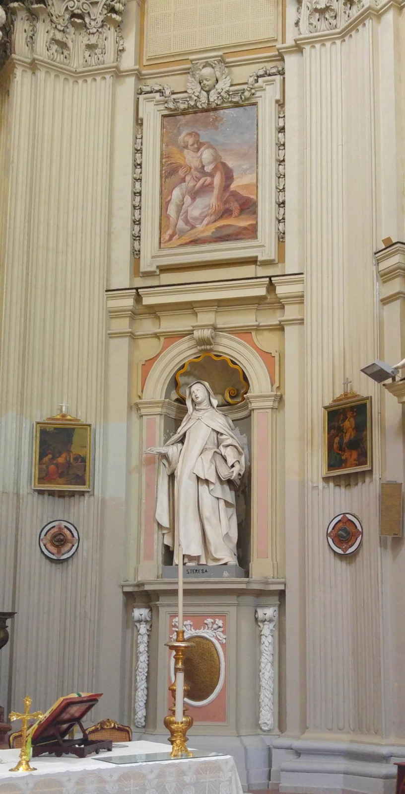 Santa Teresa alla Kalsa - detalle lado derecho ábside