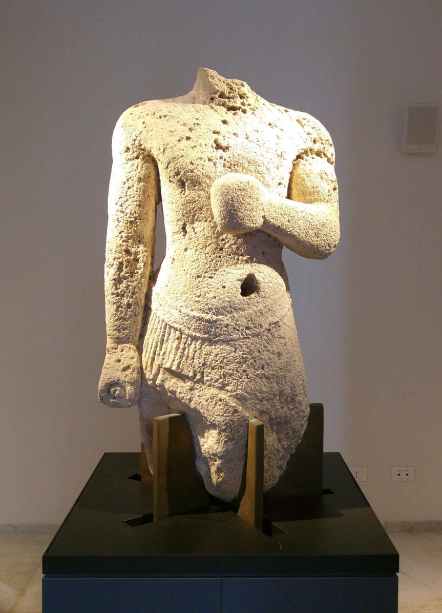 Museo Arqueológico Antonio Salinas - Estatua fenicia Busto de Hombre