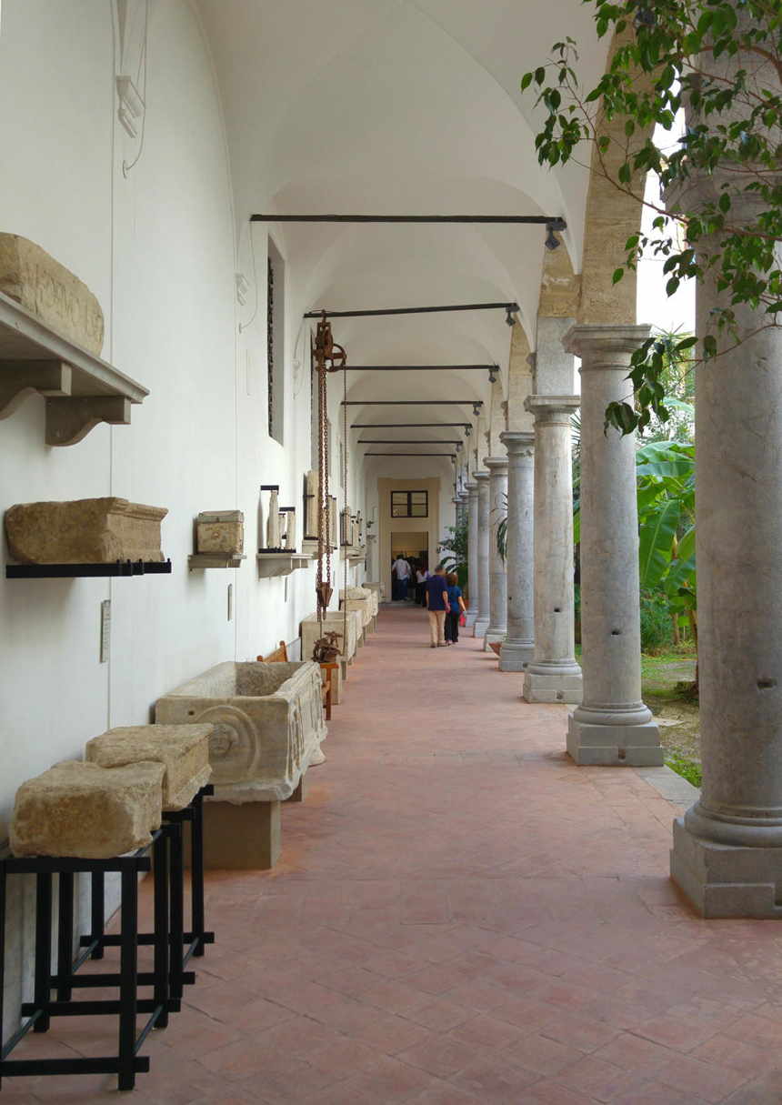 Museo Arqueológico Antonio Salinas - pórtico sur