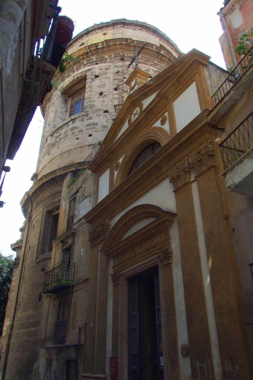 Oratorio de San Domenico - fachada exterior con ábside iglesia San Domenico