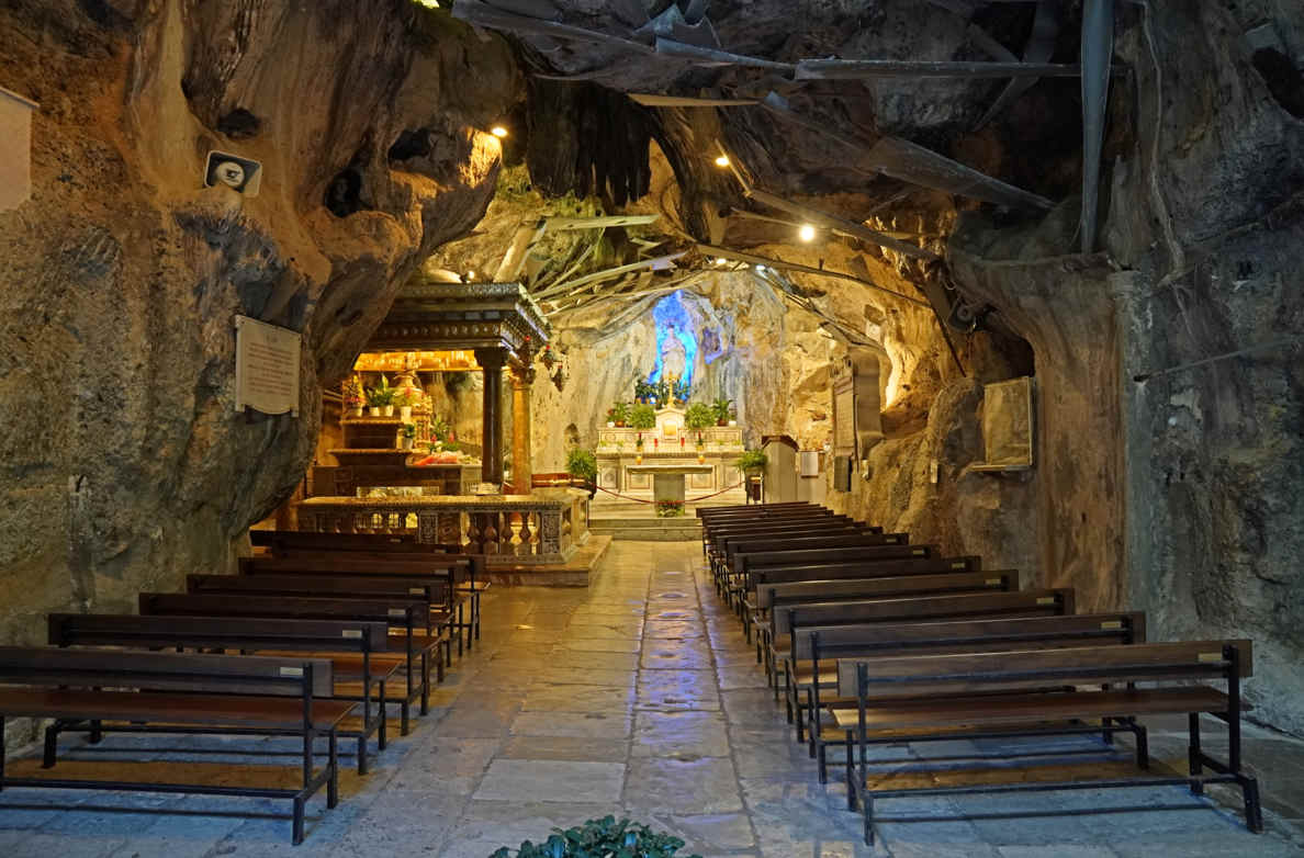 Santuario de Santa Rosalía - gruta