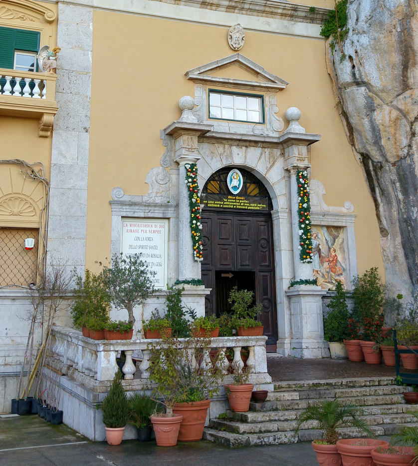 Santuario de Santa Rosalía - portal exterior