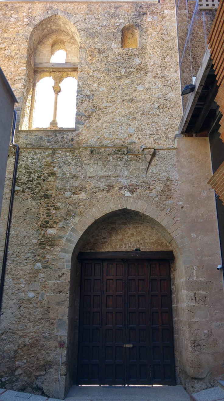 Dormitorio dei Benedettini - portal exterior