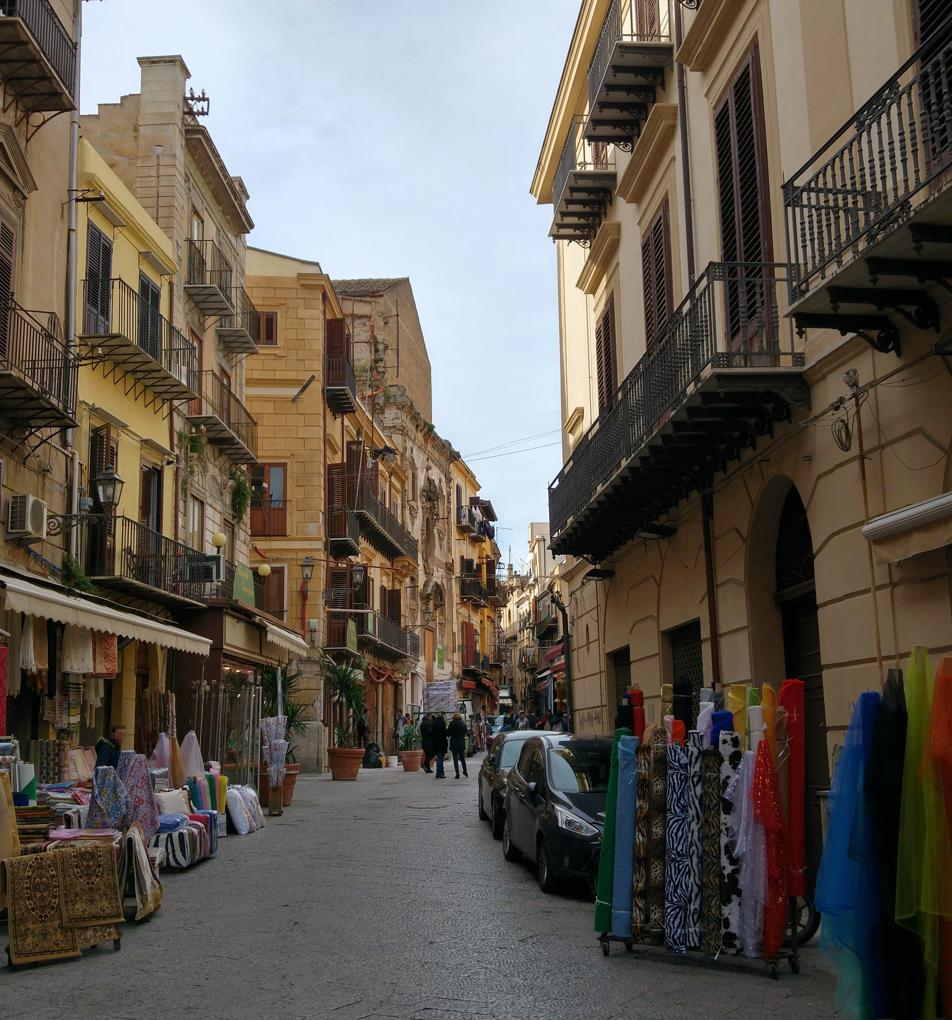 Mercado del Capo y Porta Carini - Via Sant'Agostino