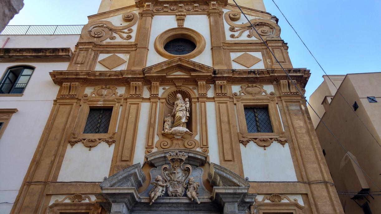 Santa Maria di Monte Oliveto - detalle fachada
