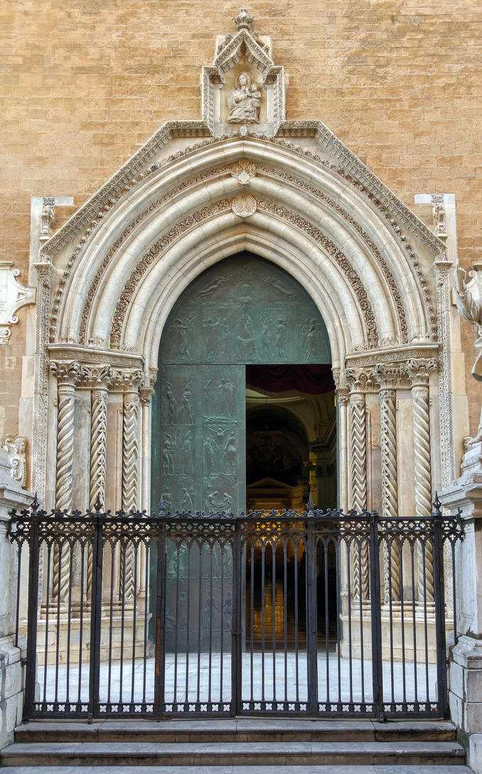 Portal principal Catedral de Palermo