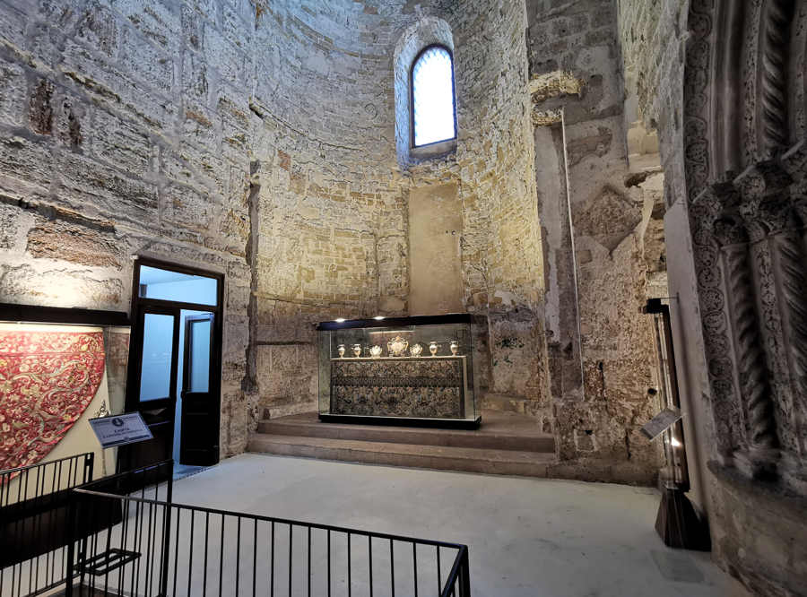 Tesoro y Cripta Catedral de Palermo - diaconicón y ábside derecho