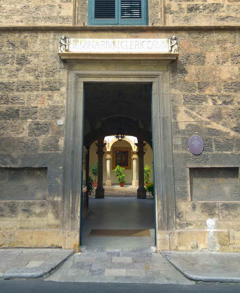 Palazzo Arcivescovile de Palermo - portal Seminario Arcivescovile