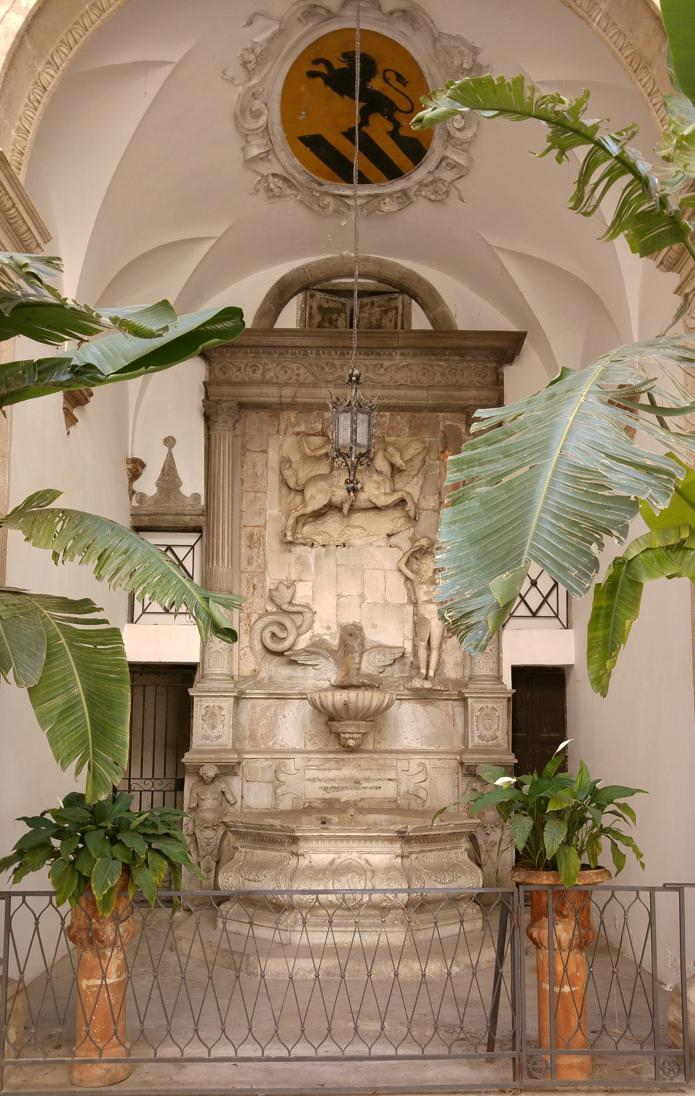 Palazzo Castrone Santa Ninfa - fuente renacentista