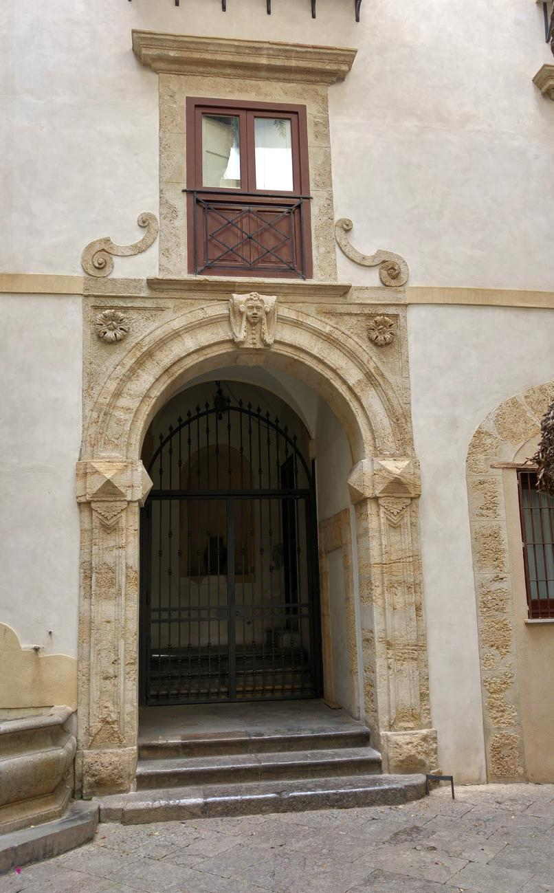 Palazzo Castrone Santa Ninfa - portal planta noble