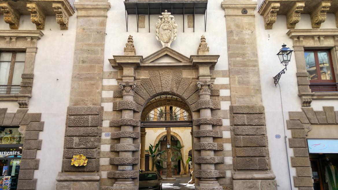 Palazzo Castrone Santa Ninfa - portal