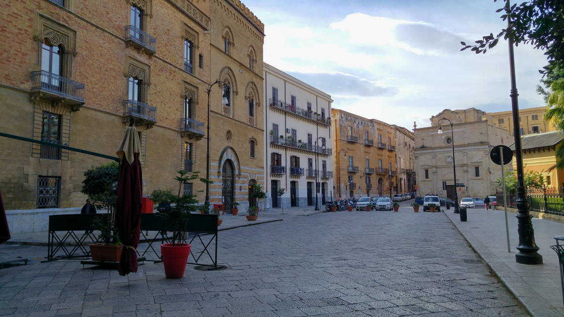 Lado sur Piazza Marina
