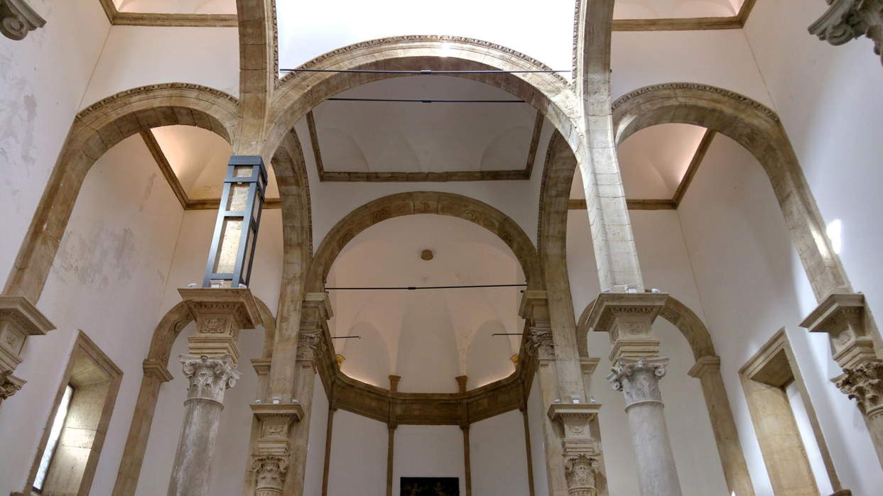Iglesia de Santa Maria dei Miracoli - columnas, capiteles, pilares, arcos y bóvedas