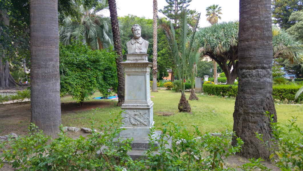 Villa Garibaldi - monumento de Franceso Riso