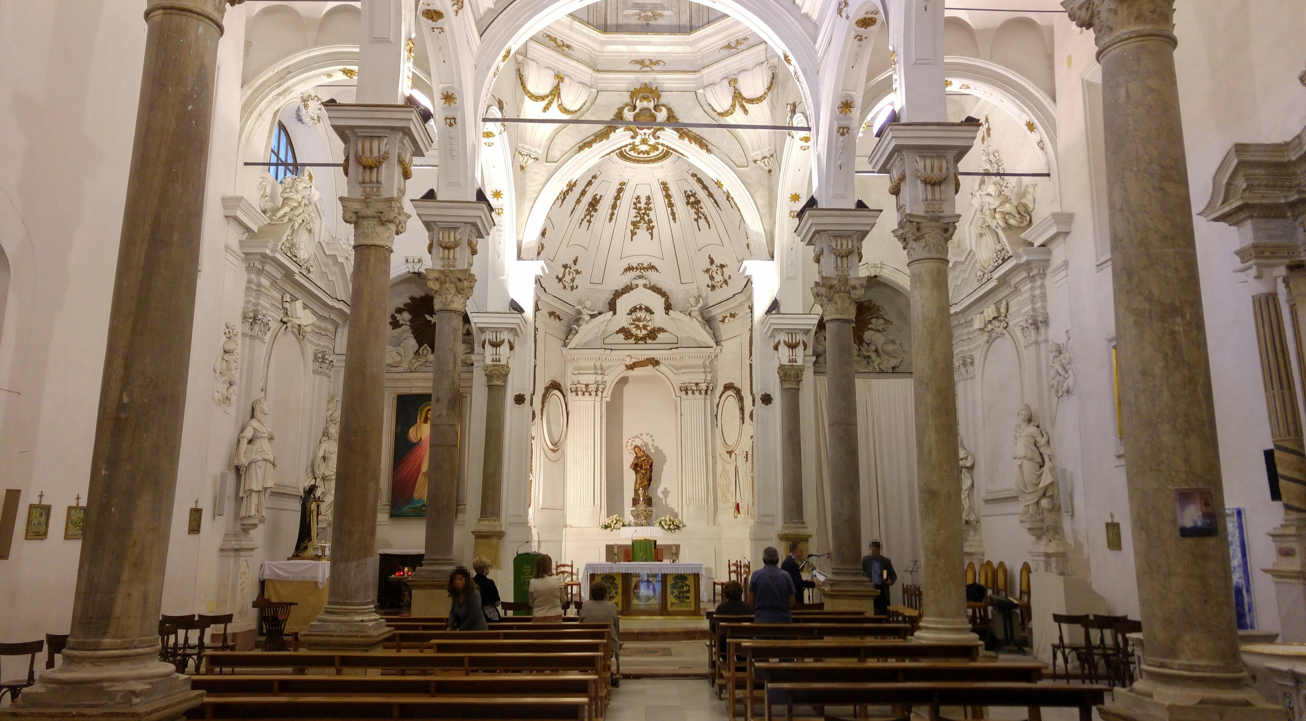 San Giovanni dei Napoletani - el interior de la iglesia