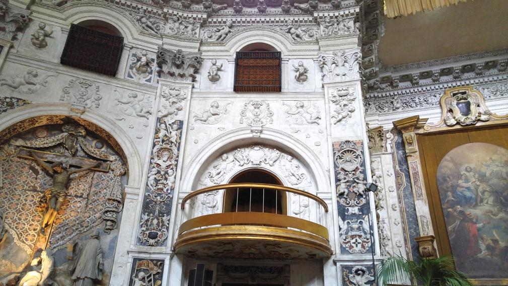 Iglesia del Santissimo Salvatore - decoraciones restauradas y decoraciones originarias