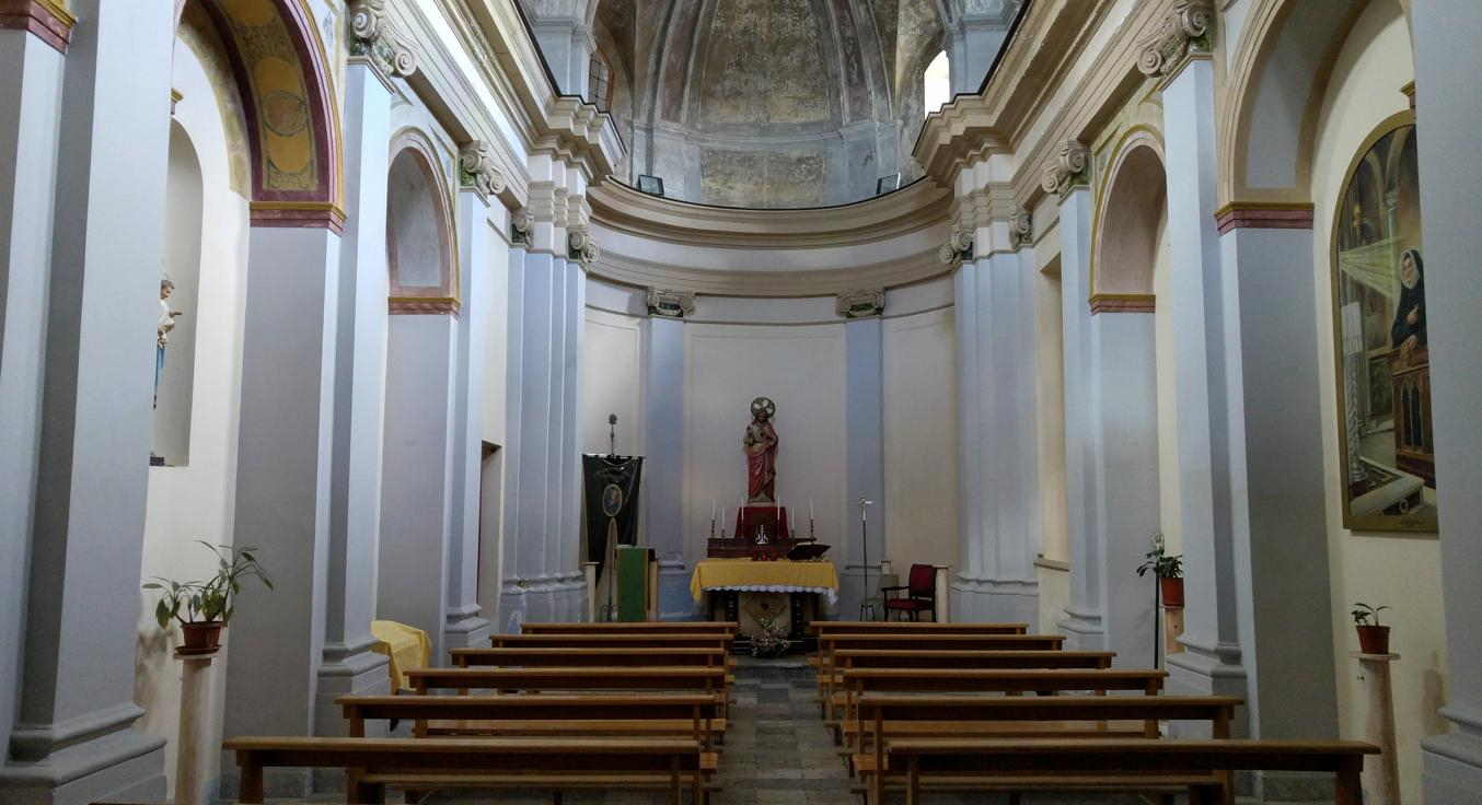 Capilla de la Trinità - el interior de la iglesia Gesù Maria e Santo Stefano