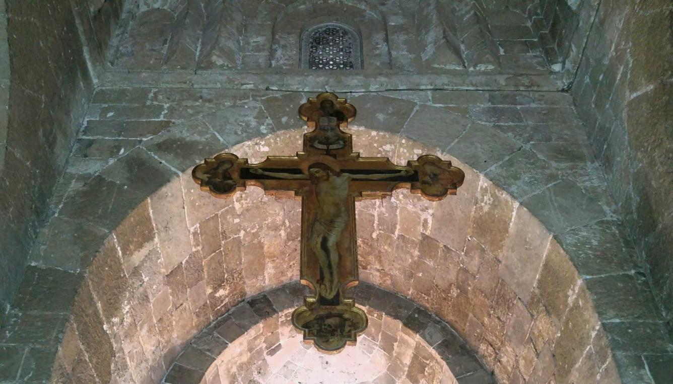 Crucifijo siglo XV pintado sobre madera