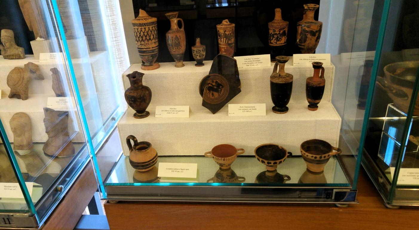 Museo Mandralisca - vasijas corintias y áticas