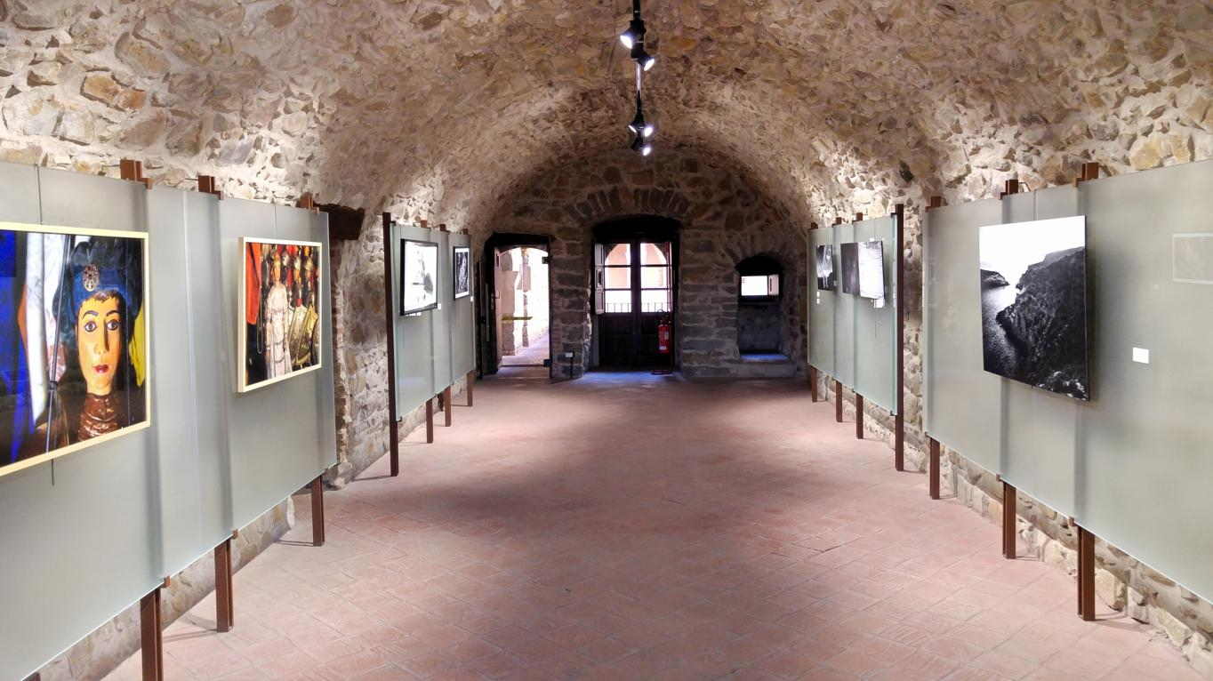 Castillo Ventimiglia - Salón planta noble con puerta de acceso desde pórtico