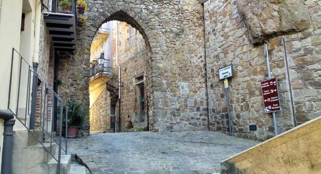 Pollina - Puerta Medieval