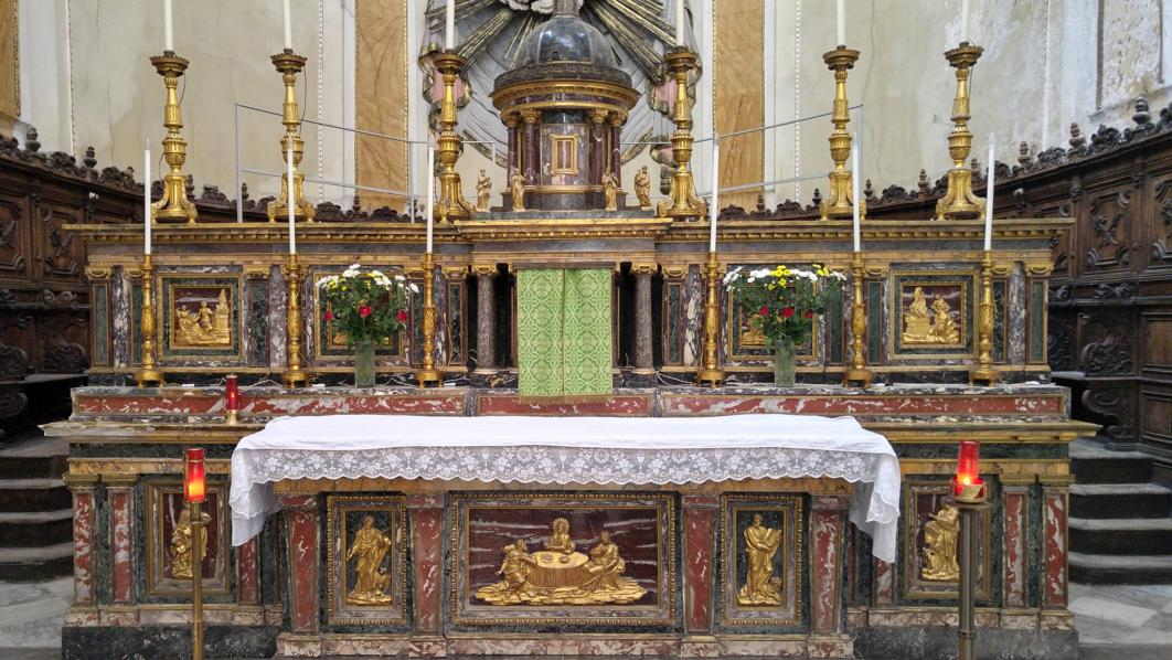 Iglesia del Carmine Maggiore - altar mayor