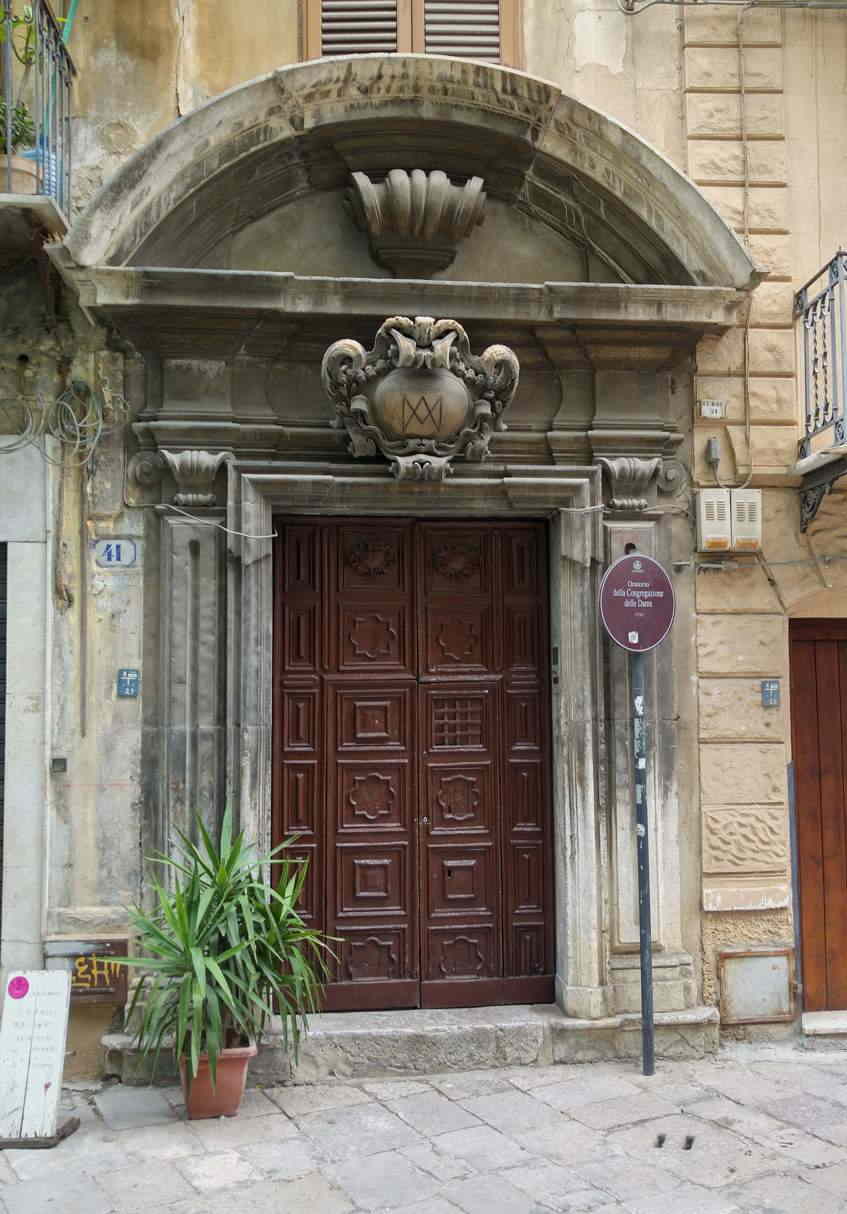 Oratorio delle Dame - portal exterior