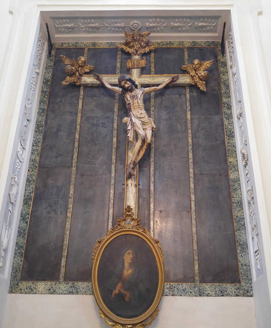 San Nicoló di Bari - el Crucifijo esculpido por fray Innocenzo da Petralia