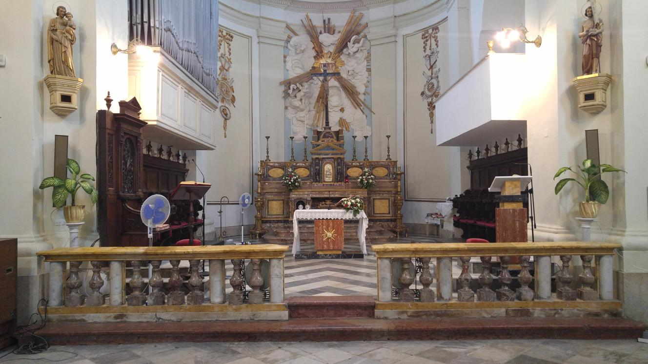 San Nicoló di Bari - el presbiterio y el ábside