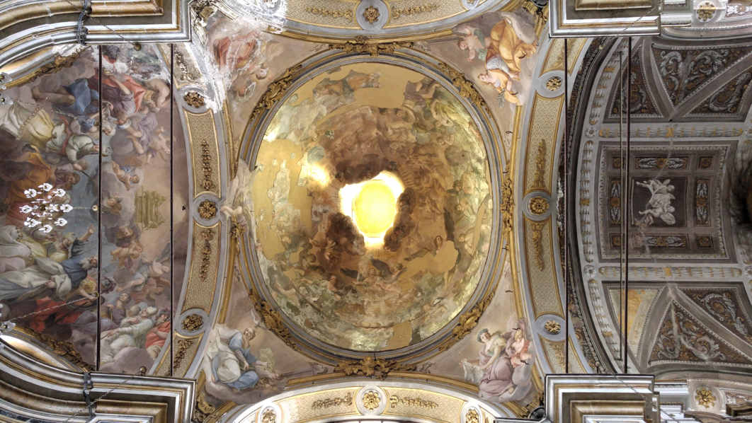 Iglesia de Santa Chiara - cúpula y semi-cúpula del ábside