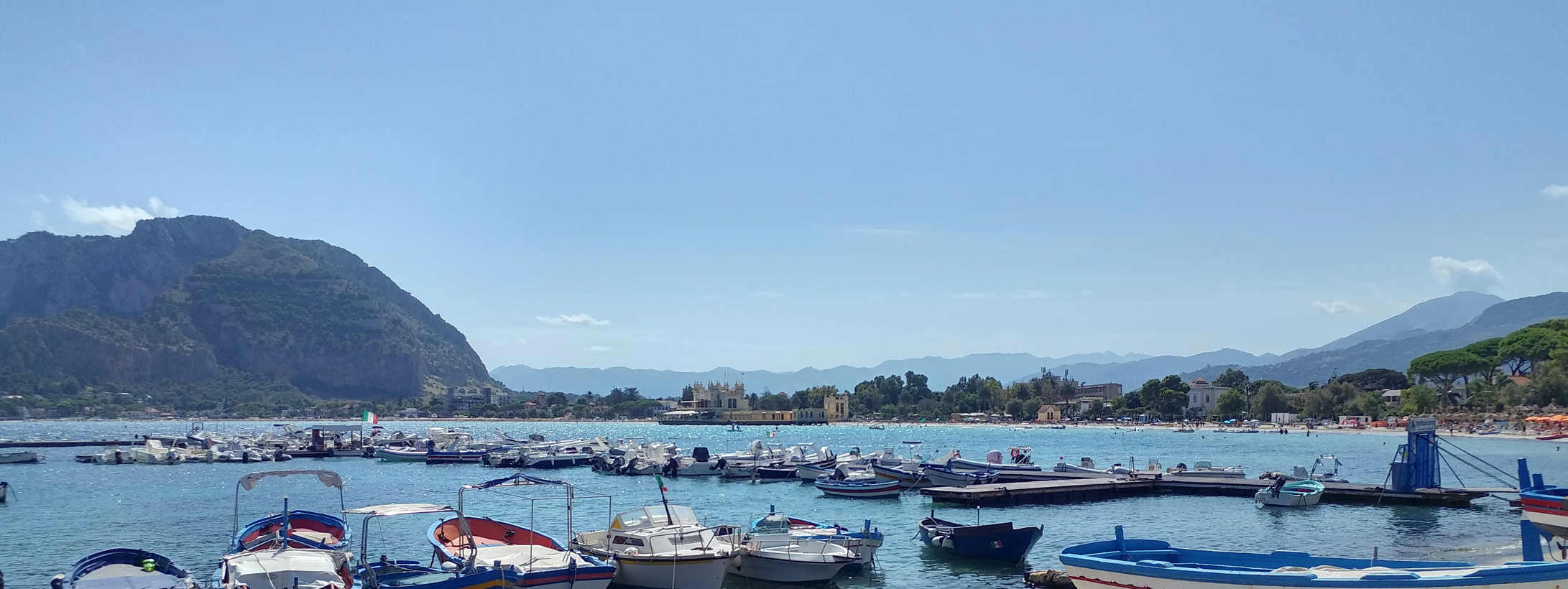 Mondello - bahía vista desde el puerto de pescadores
