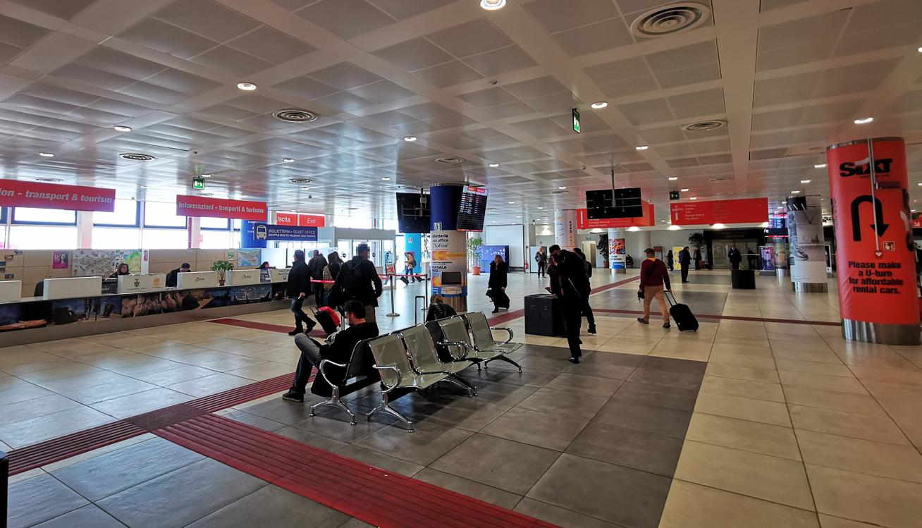 Aeropuerto de Palermo - Mostradores de Información y Turismo