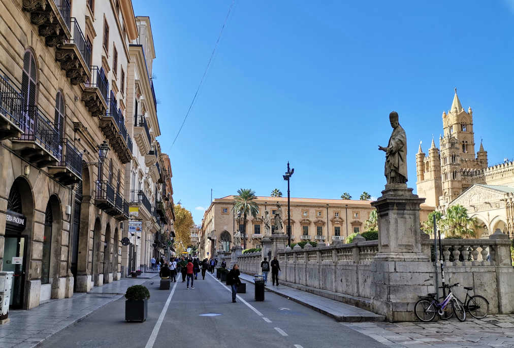 Via Vittorio Emanuele frente Catedral