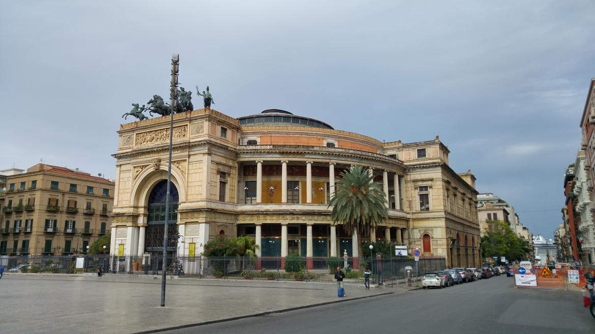 Guía de Palermo - Via Emerico Amari y Teatro Politeama
