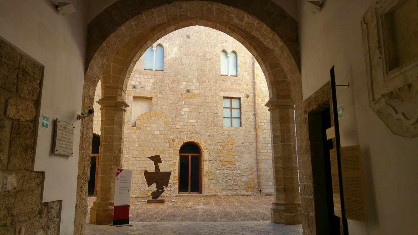 Galería de Arte Moderno - portal entrada Patio Bonet