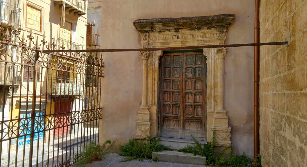 La Gancia - portal exterior capilla Terziari Secolari