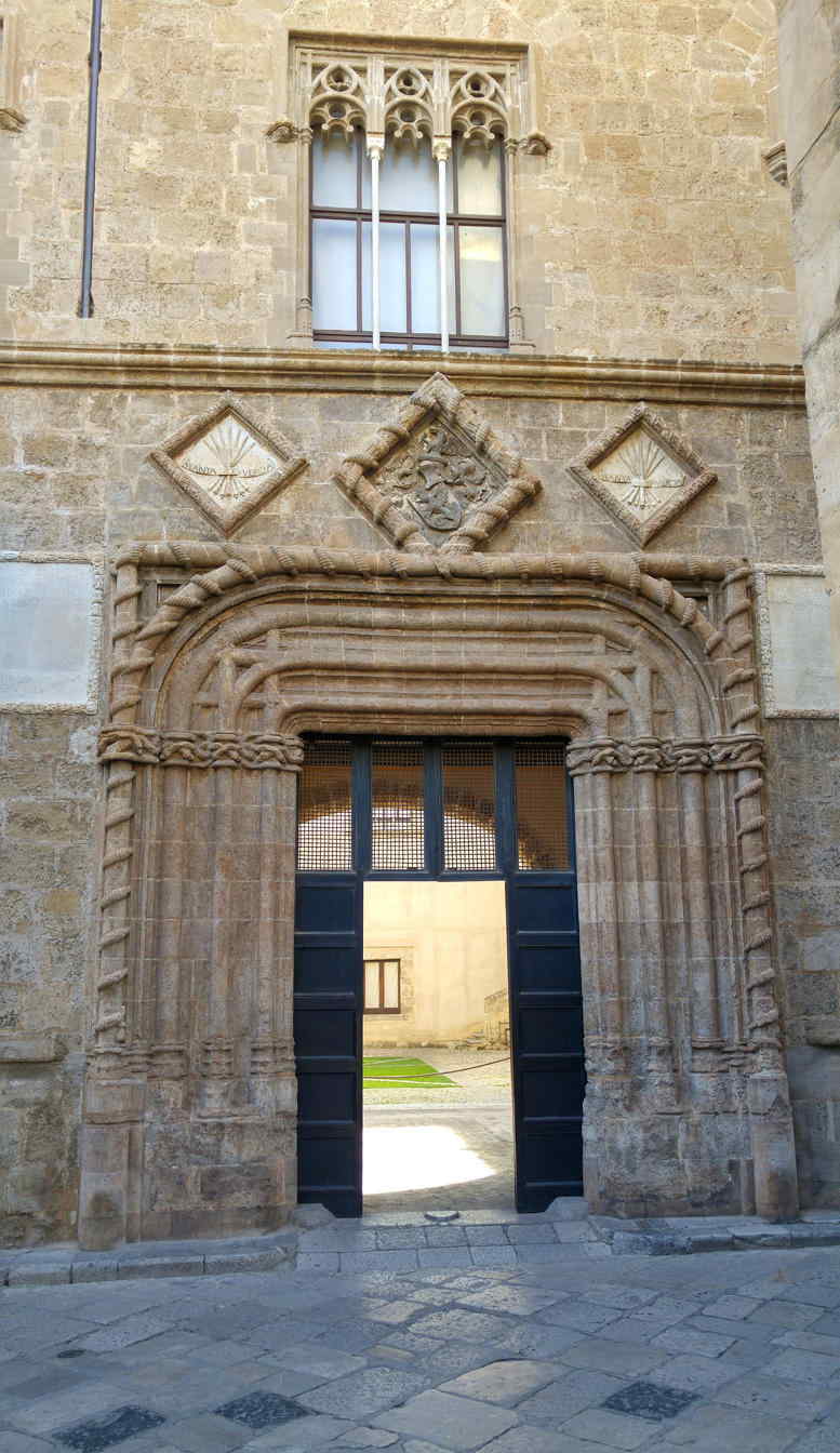 Palazzo Abatellis - portal exterior