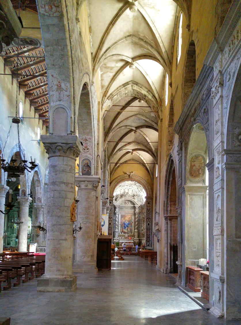 Basílica de San Francesco d'Assisi - bóvedas originarias nave derecha y brazo derecho transepto