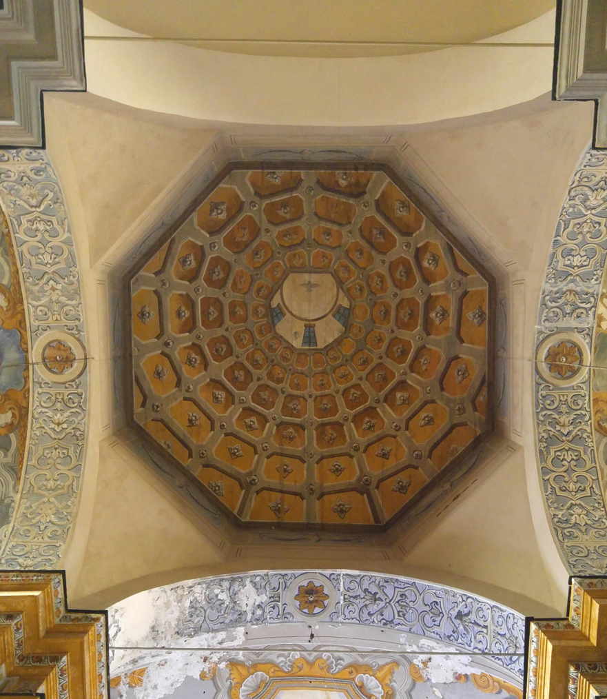 Sant'Anna della Misericordia - falsa cúpula pintada al interior del tambor octagonal del transepto