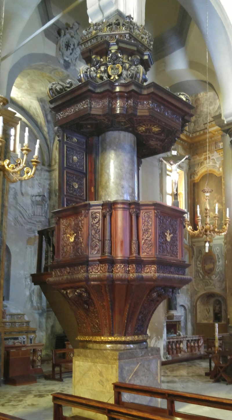 Sant'Anna della Misericordia - púlpito barroco
