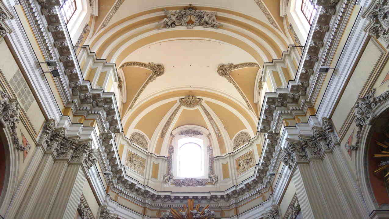 Santa Teresa alla Kalsa - la bóveda del presbiterio y la semi-cúpula del ábside